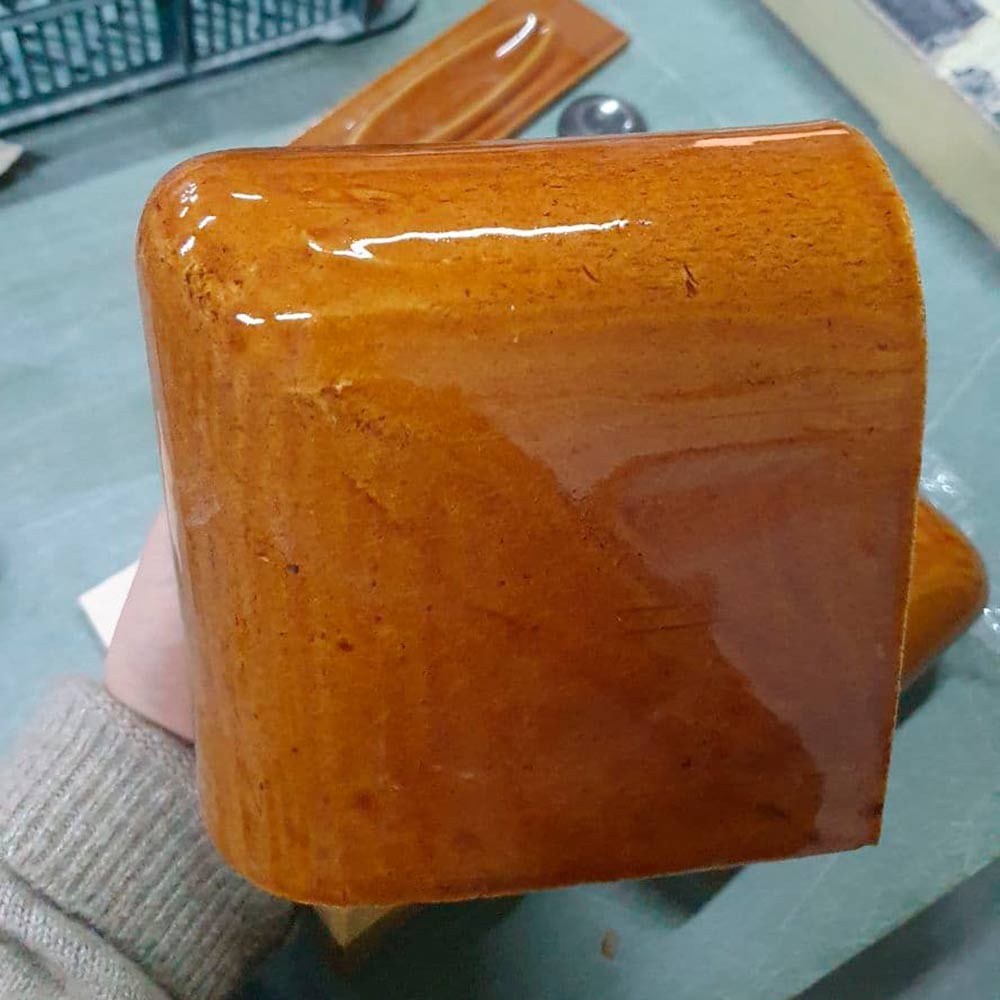 Плитка з заокругленням Кутова Коричнева медова